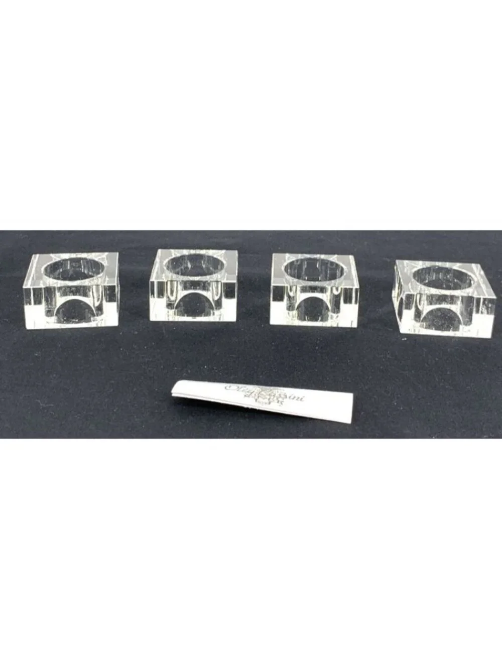 Oleg Cassini Crystal Napkin Rings 4 Clear Signed Elegant Classic Dinner Guests
